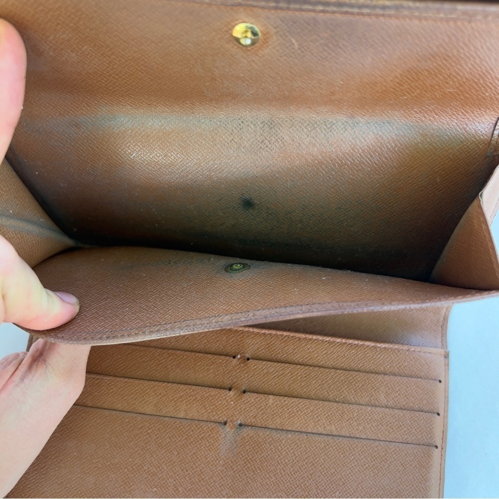 Louis Vuitton International Wallet - Picture 6 of 9